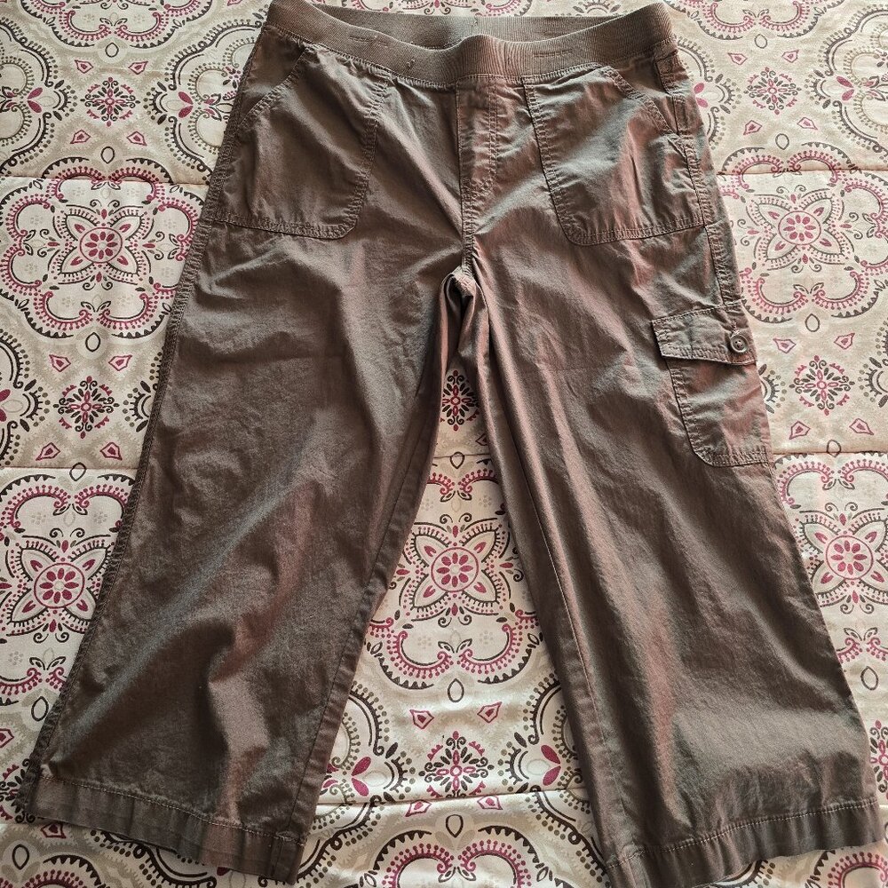 Utility Capris - Picture 2 of 5